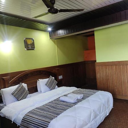 Hotel Deepraj, קאוסאני מראה חיצוני תמונה