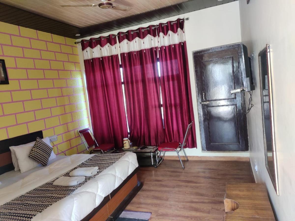 Hotel Deepraj, קאוסאני מראה חיצוני תמונה