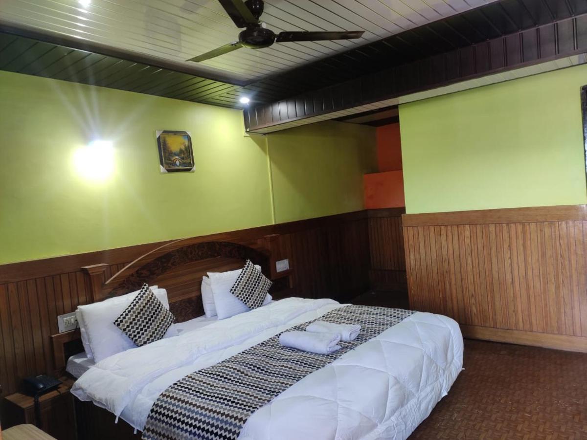 Hotel Deepraj, קאוסאני מראה חיצוני תמונה