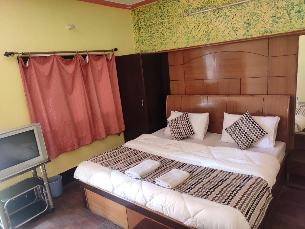 Hotel Deepraj, קאוסאני מראה חיצוני תמונה