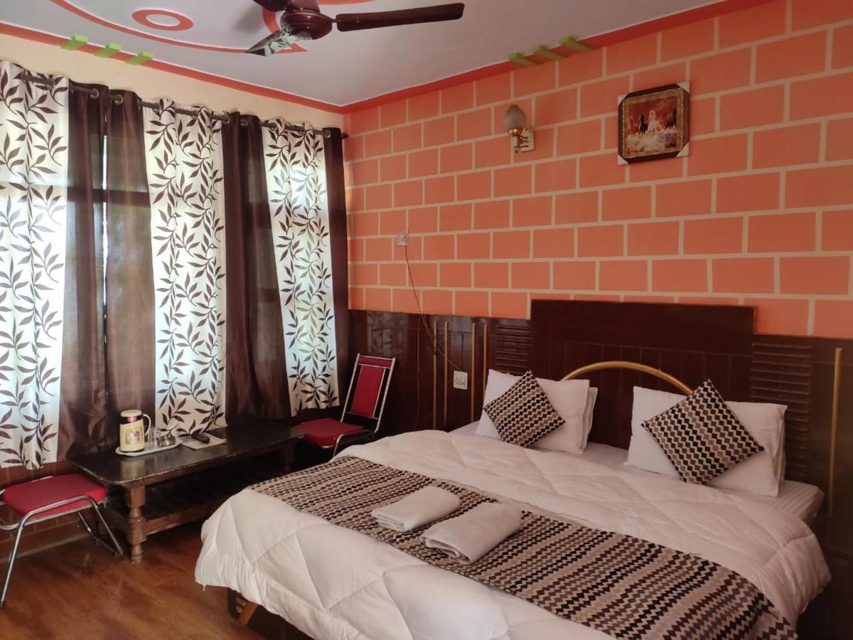 Hotel Deepraj, קאוסאני מראה חיצוני תמונה