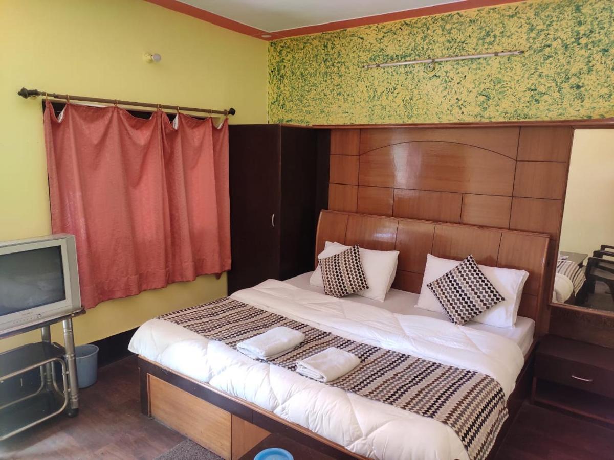Hotel Deepraj, קאוסאני מראה חיצוני תמונה