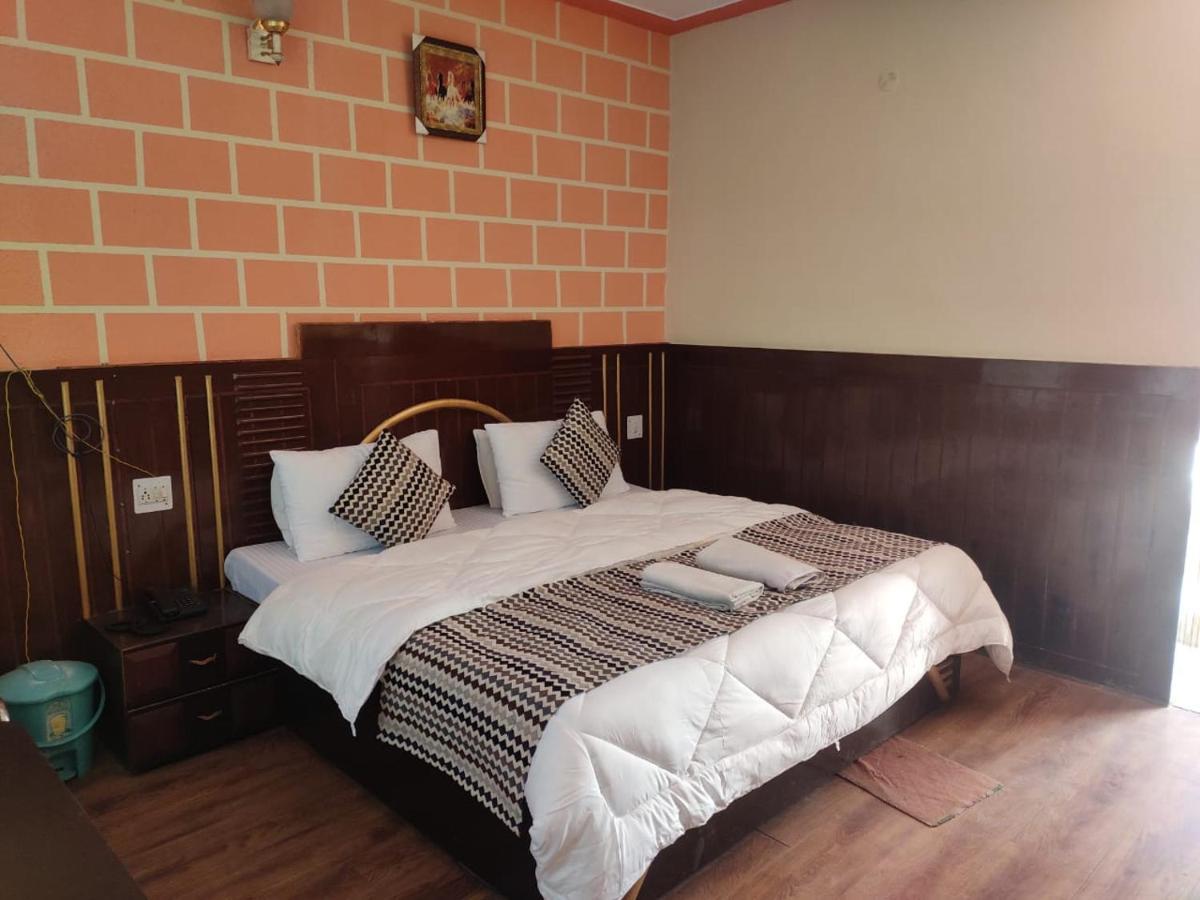 Hotel Deepraj, קאוסאני מראה חיצוני תמונה