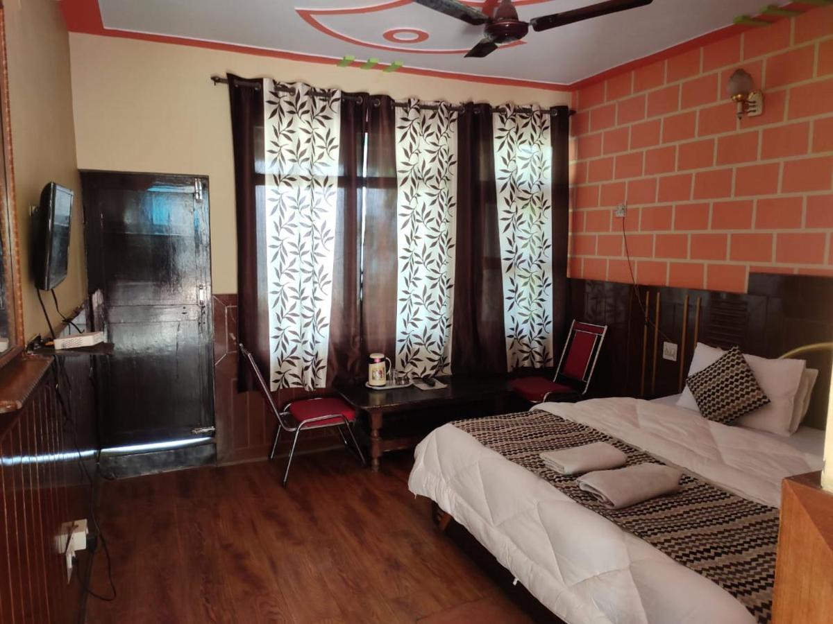 Hotel Deepraj, קאוסאני מראה חיצוני תמונה