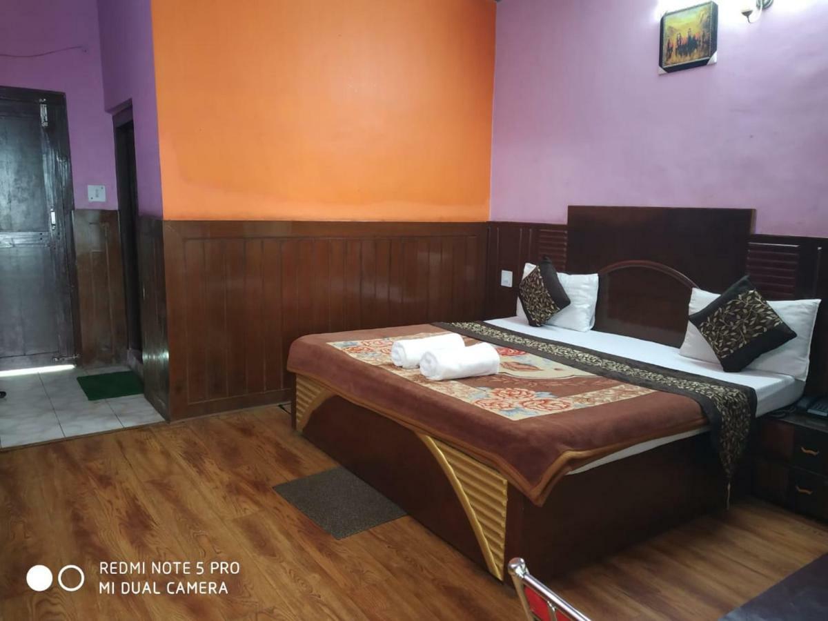 Hotel Deepraj, קאוסאני מראה חיצוני תמונה